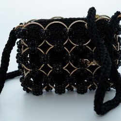 Sac noir perle et crochet Sac noir perle et crochet